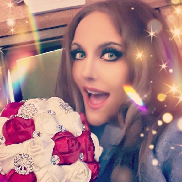 Welcome to my Poshmark Shop..POSHLAVISH - Picture 2 of 2